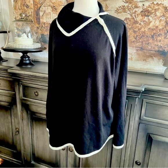 Fashion Bug Black and White Sweater size 26/28W - Picture 1 of 10